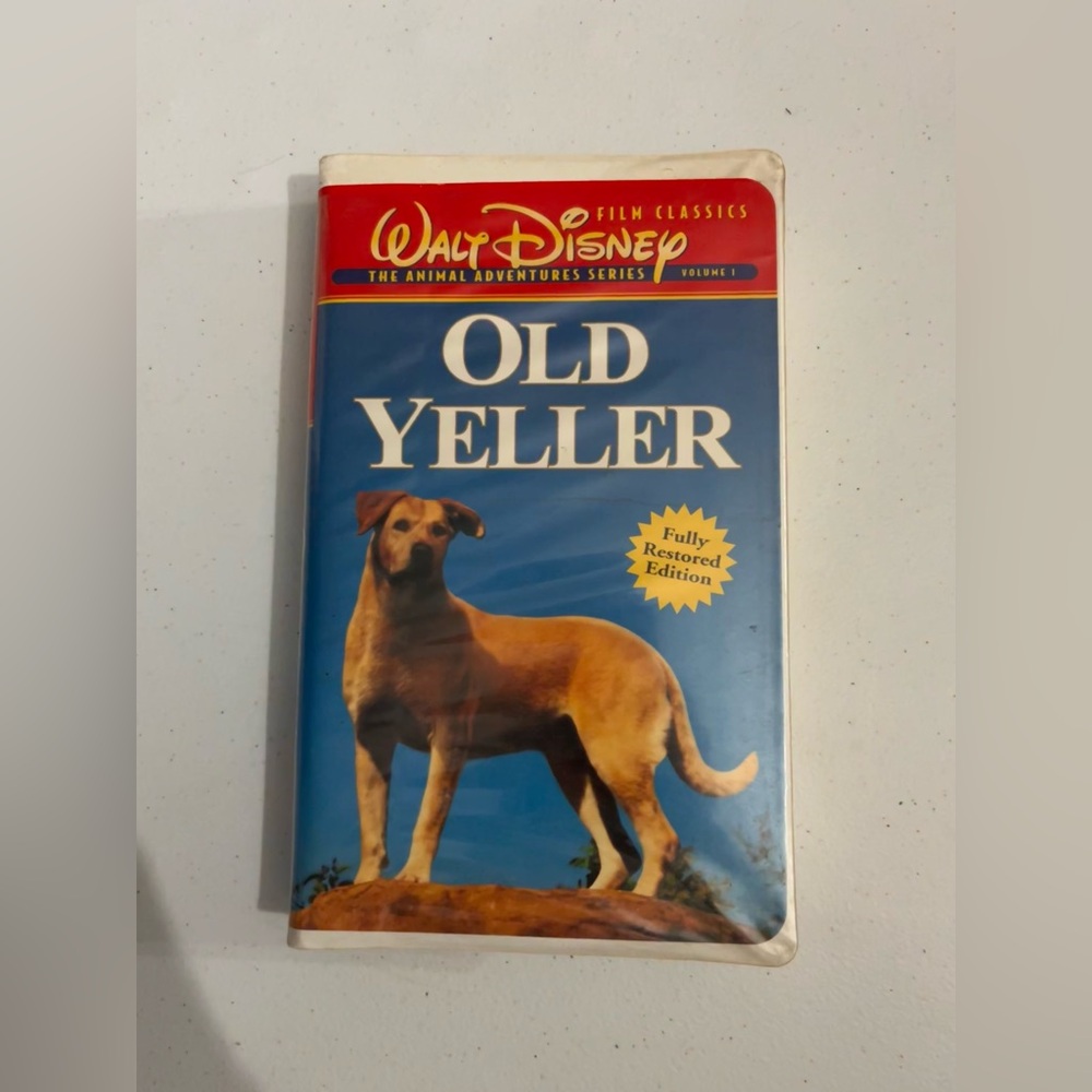 💙 Disney’s Old Yeller VHS Movie